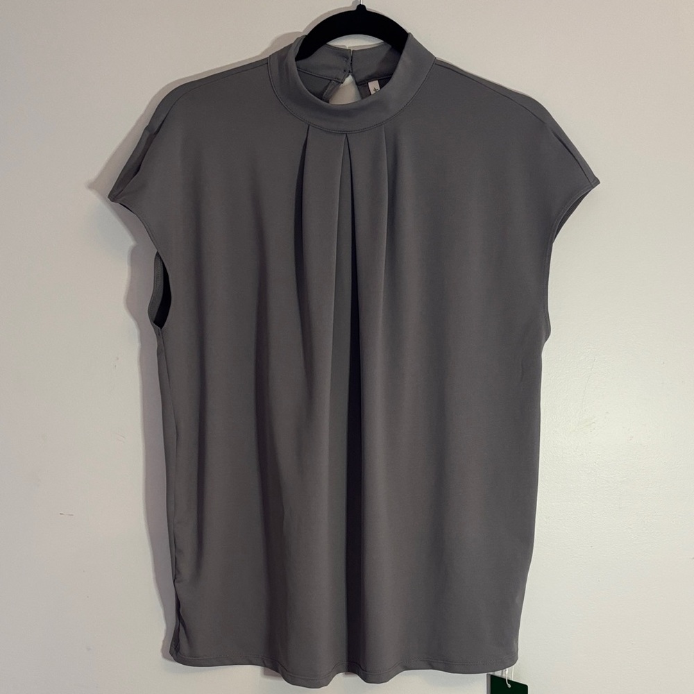 NWT Halara gray cap sleeve top